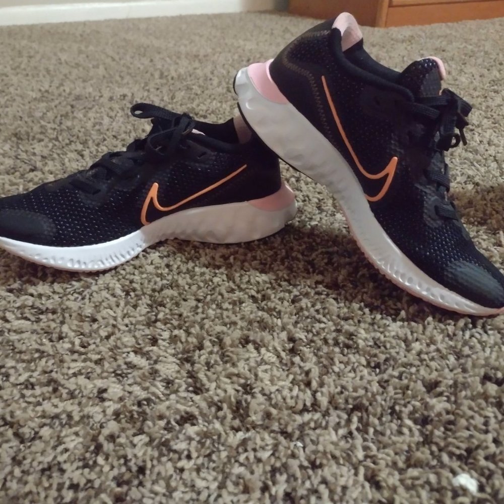 NIKE RENEW